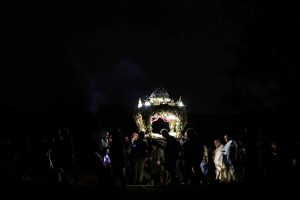 Στην πομπή Επιταφίου έπεσε μεθυσμένος οδηγός – Δύο τραυματίες