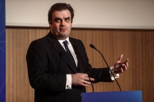 Πιερρακάκης: «Από τις αρχές Ιουνίου οι πολίτες θα μπορούν να κάνουν αίτηση για επιδότηση για να γίνει η πολυκατοικία τους “έξυπνη”»