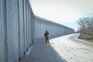 ΒΙΝΤΕΟ: Αυτός είναι ο περιβόητος φράχτης στον Έβρο;;;