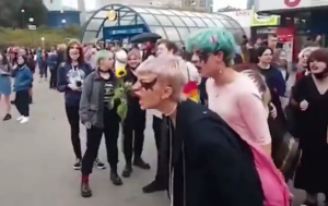 Γαυγίζουν σαν σκυλιά – ΒΙΝΤΕΟ