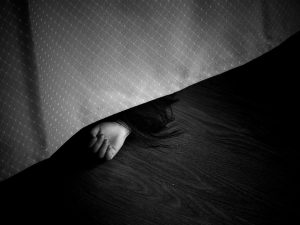 Θιβέτ: Η περίεργη μυρωδιά στο δωμάτιο του ξενοδοχείου του, ήταν από πτώμα κάτω απο το κρεβάτι!