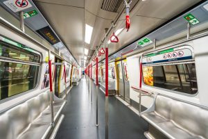 Τραγικός θάνατος γυναίκας στο Παρίσι: Το παλτό πιάστηκε στις πόρτες του Μετρό