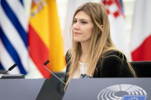 Παραμένει υπό ΚΡΑΤΗΣΗ η Εύα Καϊλή – Δεν έπεισε την εισαγγελεία