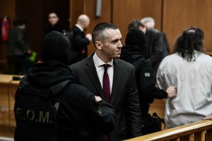 Αθώος ο Κασιδιάρης – Η αντίδραση των συγκεντρωμένων οπαδών του