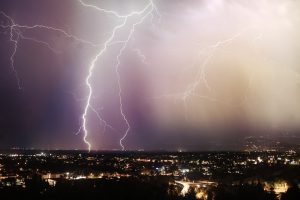 Απότομη αλλαγή του καιρού: Επικίνδυνες καταιγίδες, χαλάζι και κεραυνοί – Ανάρτηση Μαρουσάκη