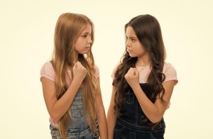 Θεσσαλονίκη: 3 ανήλικες και μια 18χρονη ξυλοκόπησαν 16χρονη στα Διαβατά