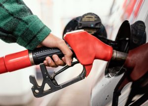 Αυξήσεις στις τιμές της βενζίνης: Ανεβαίνει η τιμή και στα μεγάλα αστικά κέντρα φτάνοντας τα 2 ευρώ