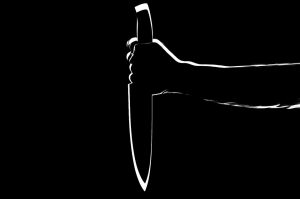 Ληστεία στο Παγκράτι: “Μπούκαραν” με μαχαίρια σε κατάστημα τυχερών παιχνιδιών και   “άδειασαν” το ταμείο