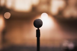Ξενοφών Κοντιάδης: “Έχουμε μπει σε έναν κοινωνικό σχηματισμό που πλέον περιμένουμε έναν “Μεσσία”” (ηχητικό)