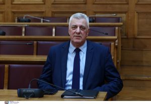 Χαμός με Μυλωνάκη: «Έδωσα 25χιλ. ευρώ “μαύρα” νταβατζιλίκι», vid