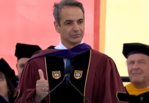 Έπος! Μίλαγαν για τις βενζίνες όταν ακούστηκε το…γνωστό σύνθημα, vid