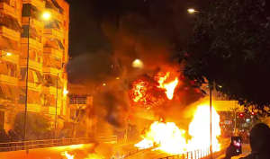 Χαμός στη Λήμνο μετά το «Χριστός Ανέστη»! Έξαλλοι παπάς και πιστοί, vid