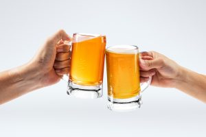 Αραχτός με μπύρα στο χέρι!!! Δείτε όμως τι έκανε