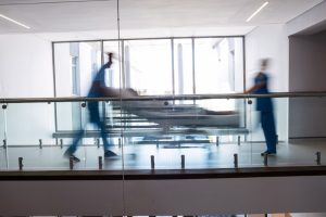 Αλεξανδρούπολη: Μητέρα μωρού το 15χρονο κορίτσι που τραυματίστηκε σε παιδική χαρά