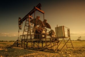 Παιχνίδια με τις τιμές πετρελαίου: Συνθήκες πανικού στην αγορά οδήγησαν σε βουτιά 7% των τιμών πριν ανακάμψουν
