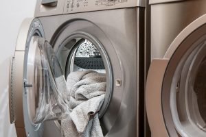 Πλυντήριο: Γιατί είναι σημαντικό να αφήνετε ανοιχτή την πόρτα μετά τις πλύσεις