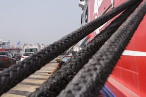Εμπλοκή αγκυρών πλοίων στο λιμάνι του Λαυρίου λόγω κακοκαιρίας