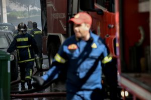 Θεσσαλονίκη: Έκρηξη και φωτιά σε αυτοκίνητο στον Περιφερειακό