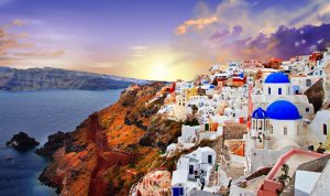 Σαντορίνη: Πάρτυ φοροδιαφυγής στα σκάφη ημερήσιας κρουαζιέρας αποκάλυψε η ΑΑΔΕ