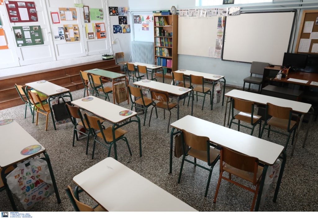 9χρονος μαθητής στην Ηλεία δεν μπορεί να πάει σχολείο λόγω… λάσπης