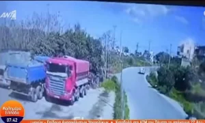 Χανιά: Σοκαριστικό βίντεο από την παράσυρση διανομέα 