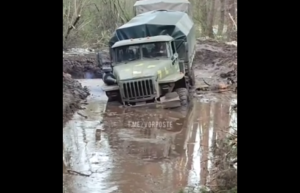 ΒΙΝΤΕΟ: Κόλλησαν στις λάσπες οι Ουκρανοί