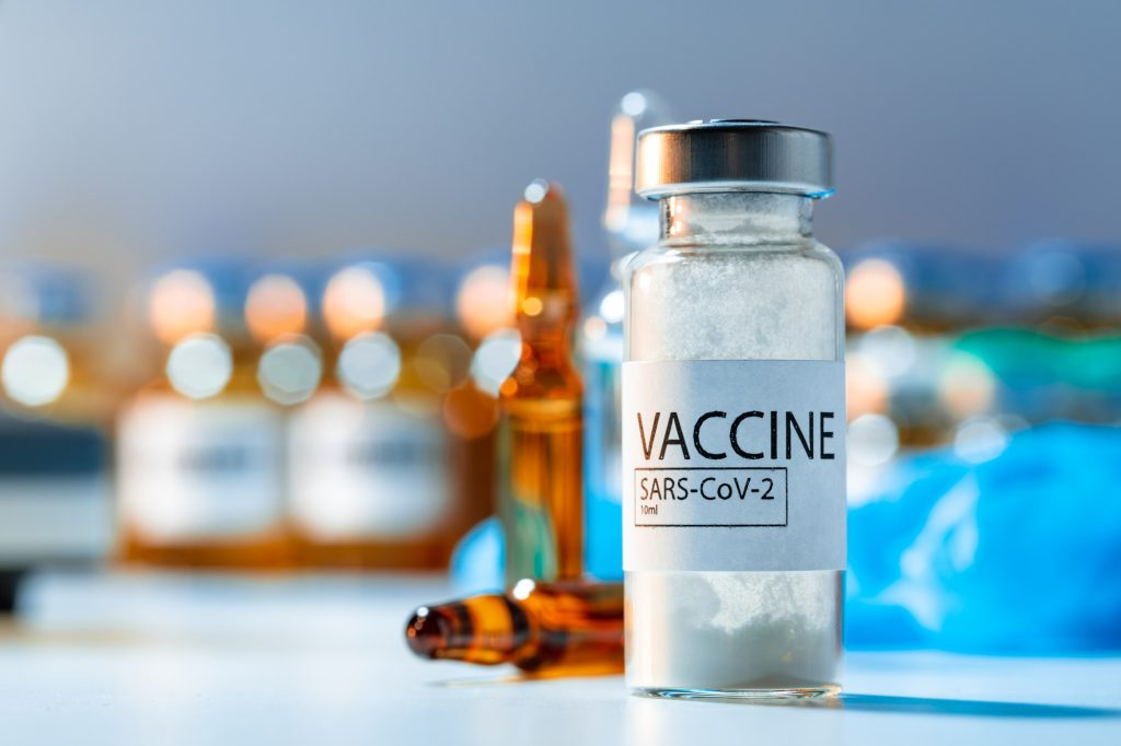 Γιατρός ξεσπά: Τα εμβόλια COVID δεν έσωσαν ούτε έναν άνθρωπο – ΒΙΝΤΕΟ
