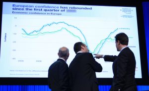 «Αυξήστε την ΠΙΕΣΗ (στους ανθρώπους)»!!! Απεγνωσμένα προσπαθούν να φέρουν την νέα εποχή, vid