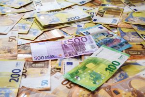 Πάτρα: 130.000 ευρώ είχαν αποσπάσει από άνδρα με απειλές και εκβιασμούς – Η αστυνομική επιχείρηση για τη σύλληψή τους