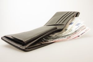 Οι ημερομηνίες πληρωμής συντάξεων και επιδομάτων (video)