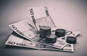 Τι ισχύει με το ακατάσχετο των λογαριασμών και τις εισπρακτικές;;; (vdeo)