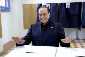 Πρώτο δημόσιο μήνυμα Μπερλουσκόνι μετά την νοσηλεία του στη ΜΕΘ