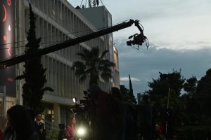 Debate-ξέσπασμα δημοσιογράφου: «Άλλα τους ρωτούσαμε, άλλα απαντούσαν! Σατιρική εκπομπή», vid