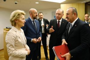 «Κεραυνοί» Αυγερινού για Ε.Ε.-Ερντογάν: «Κανείς δεν σέβεται τους “yesmen”»