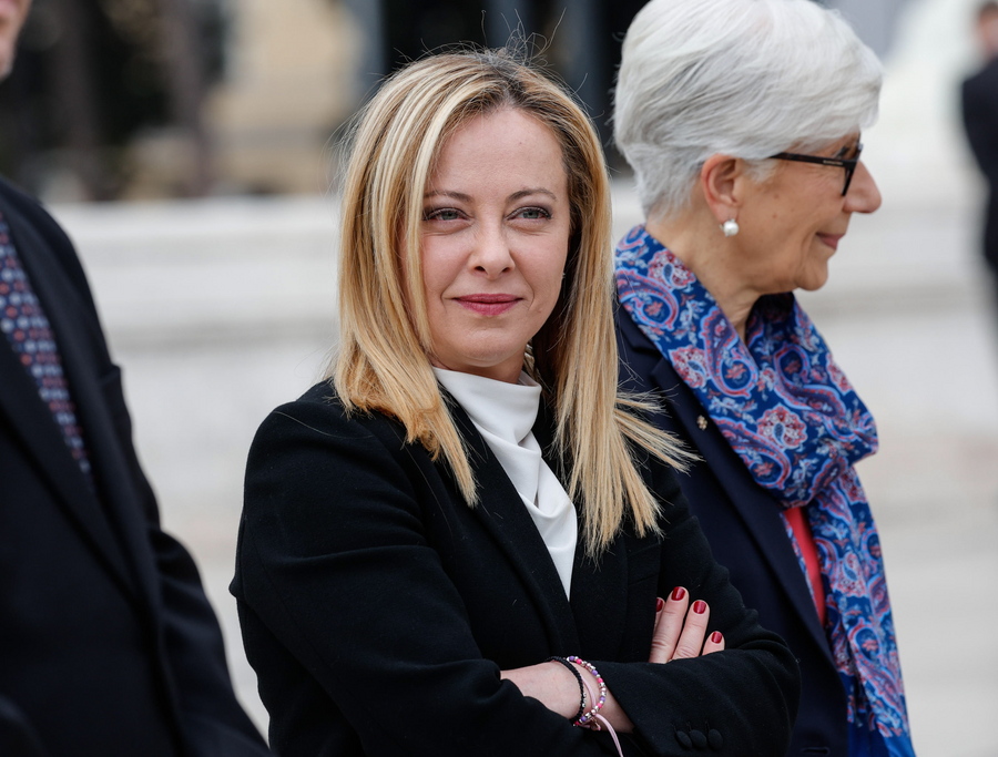 Ο… «Τσέχος Τραμπ» εξομολογείται πως θαυμάζει την Μελόνι της Ιταλίας – Vid