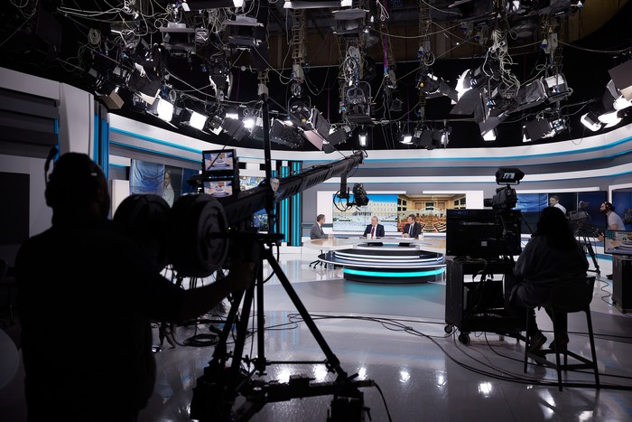Debate: Σήμερα γίνονται γνωστές οι λεπτομέρειες – 5 και όχι 6 οι πολιτικοί αρχηγοί