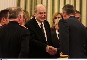 Όταν ο μπαμπάς Μητσοτάκης πήγαινε Μύκονο – ΒΙΝΤΕΟ