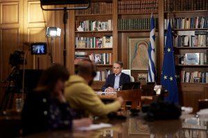Μητσοτάκης για έφιππη αστυνομία: «Με αυτή την ζέστη πρέπει να ζητήσω καμήλες»