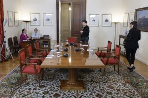 Ούτε μισή ώρα δεν διήρκησε η σύσκεψη των πολιτικών αρχηγών – vid