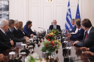 Υπηρεσιακός πρωθυπουργός: Το Σύνταγμα επιβάλλει αυστηρή πολιτική ουδετερότητα στις υπηρεσιακές κυβερνήσεις