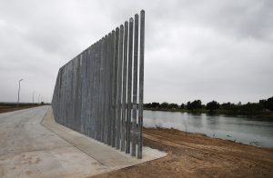 ΗΠΑ: Αίτημα να αρχίσει ξανά η ανέγερση του τείχους του Τραμπ