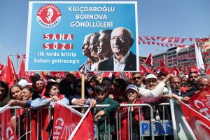 Ερντογάν εναντίον Κιλιτσντάρογλου: Οι Τούρκοι μαθαίνουν τον πρόεδρό τους