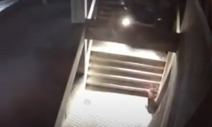 ΕΠΟΣ!!! Έτσι βρέθηκε αυτοκίνητο «παρκαρισμένο» στα σκαλιά του Πολιτιστικού Κέντρου Ηρακλείου, vid