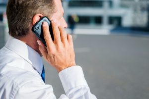 Πολλοί το αγνοούν! Τι προκαλεί στην υγεία μας η παρατεταμένη ομιλία με κινητό;;