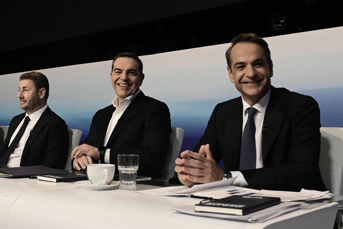 Κάλεσμα Τσίπρα σε Μητσοτάκη για debate: «Μην το βάλετε στα πόδια»