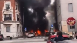 Συναγερμός στο Μιλάνο: Έκρηξη στο κέντρο – Αρκετά οχήματα τυλίχτηκαν στις φλόγες (video)