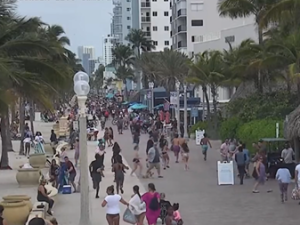Πανικός σε παραλία στη Φλόριντα! Έπεσαν πυροβολισμοί σε πολυσύχναστο σημείο – 9 άνθρωποι τραυματίστηκαν