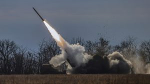Εκτόξευση 27 πυραύλων από ρωσικό οπλικό σύστημα – Το σχόλιο με την “αντίδραση Πούτιν” (video)