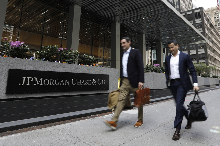 «ΒΟΜΒΕΣ» από JPMorgan: Τι λένε οι τραπεζίτες για όσα εξελίσσονται στον πλανήτη