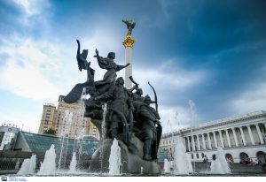 Κίεβο: Χιόνι και στο βάθος…σειρήνες πολέμου, vid